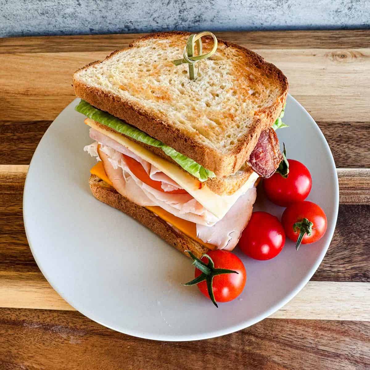 Low FODMAP Club Sandwich | Loveable Lemons